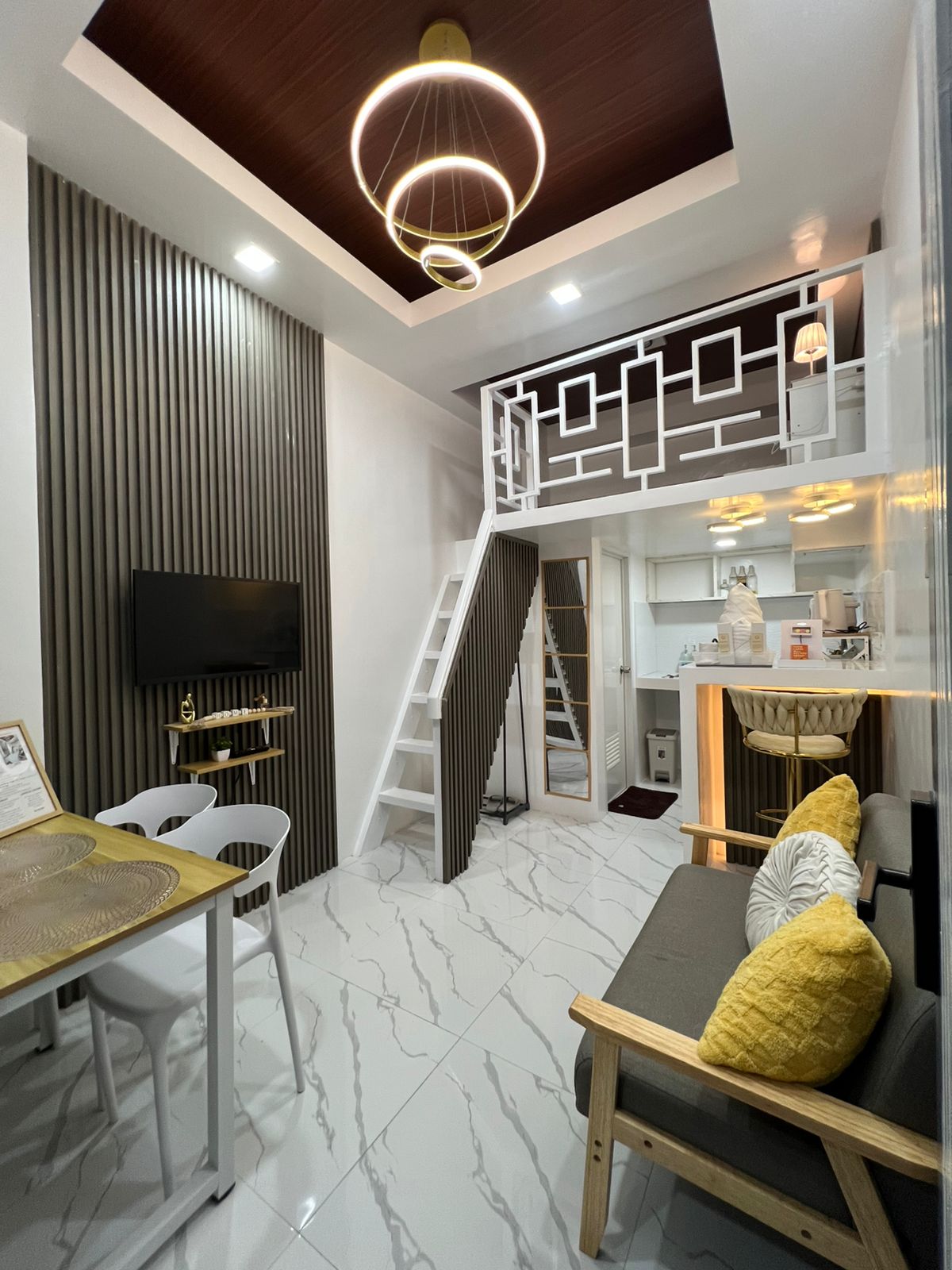 Takiloft Unit 2 - Yellow & White Loft